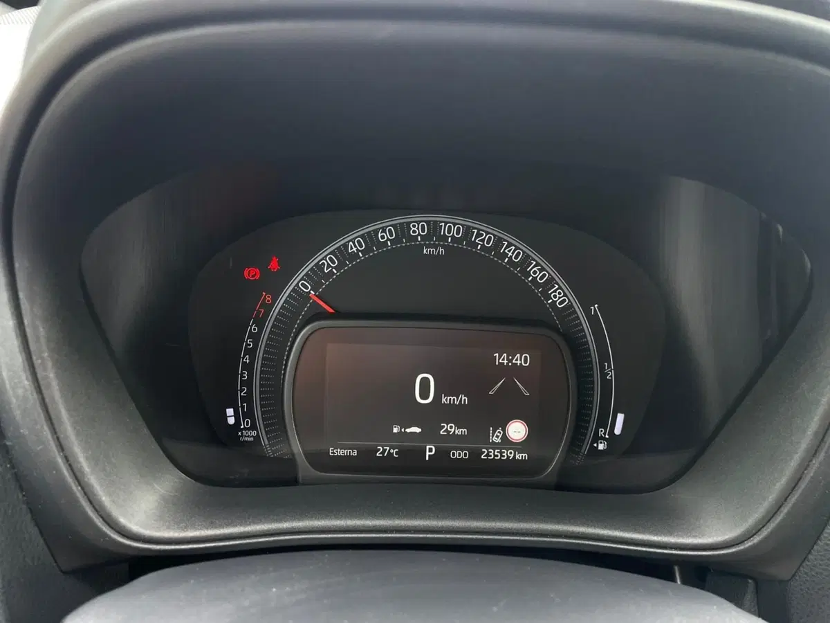 Toyota Aygo X usata a Piacenza (17)