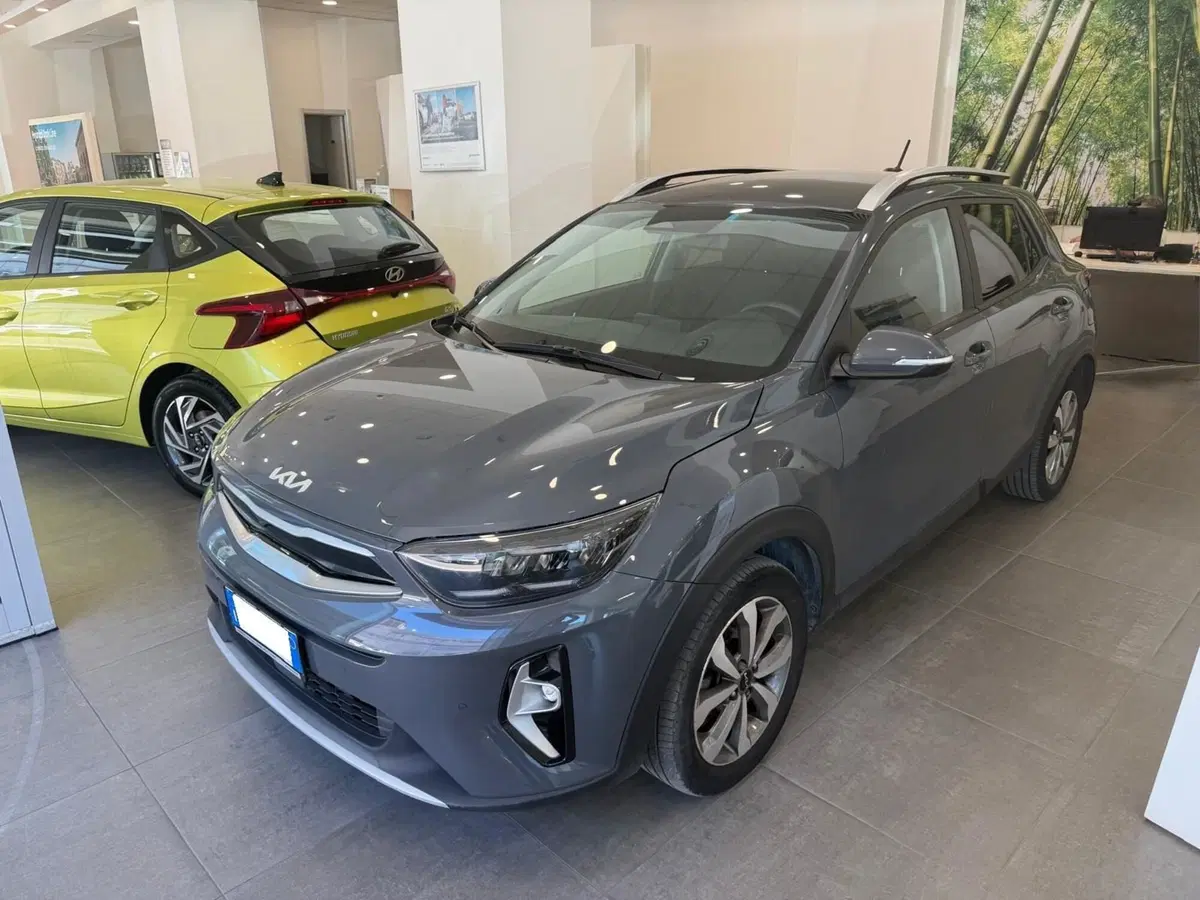 Kia Stonic usata a Napoli (2)