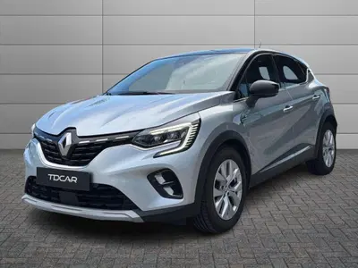 Renault Captur Full Hybrid E-Tech 145 CV Engineered del 2022 usata a Melilli