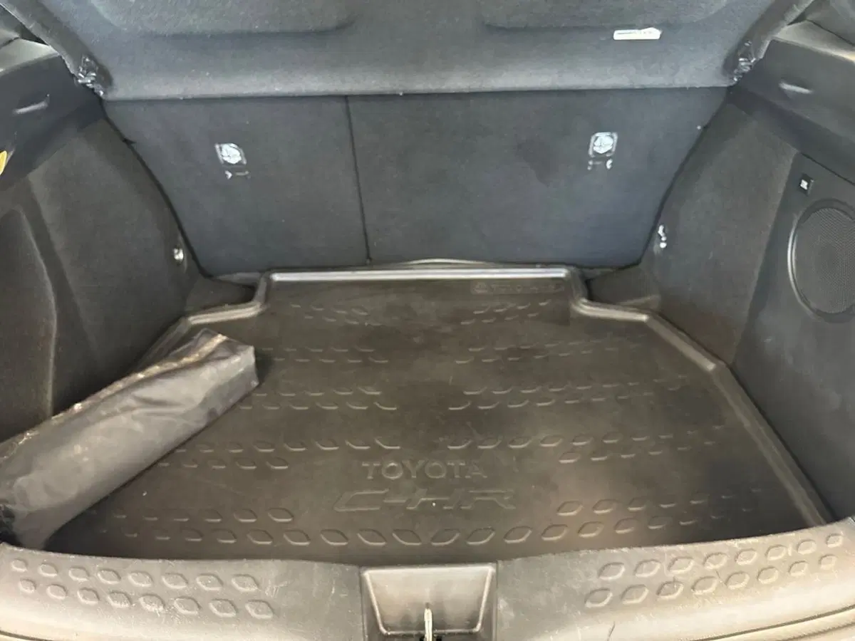 Toyota Toyota C-HR usata a Prato (12)