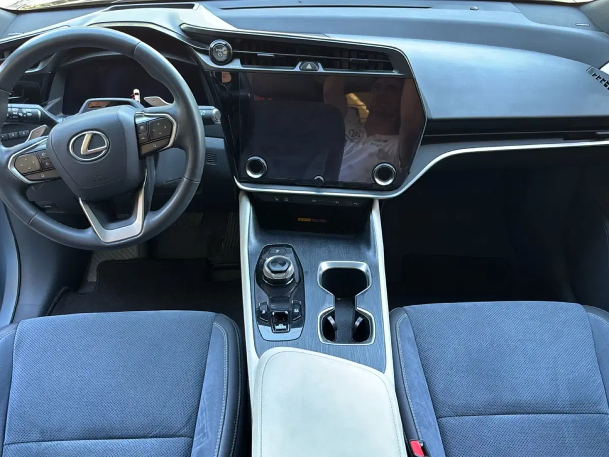 Lexus RZ usata a Bologna (10)