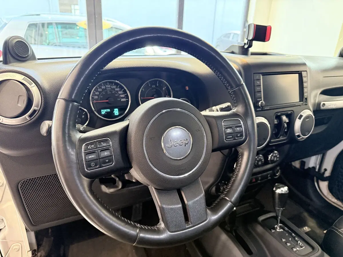 Jeep Wrangler usata a Latina (12)