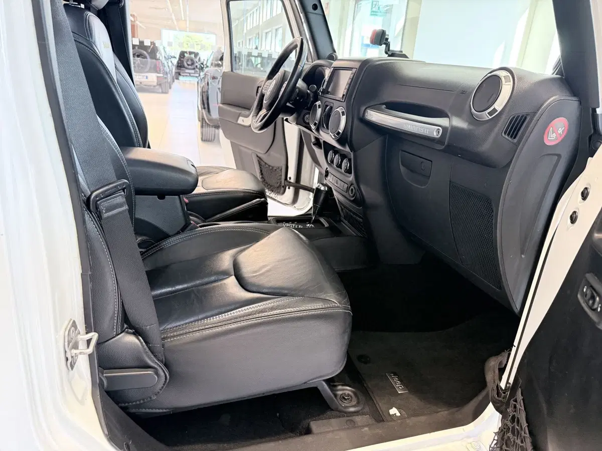 Jeep Wrangler usata a Latina (9)