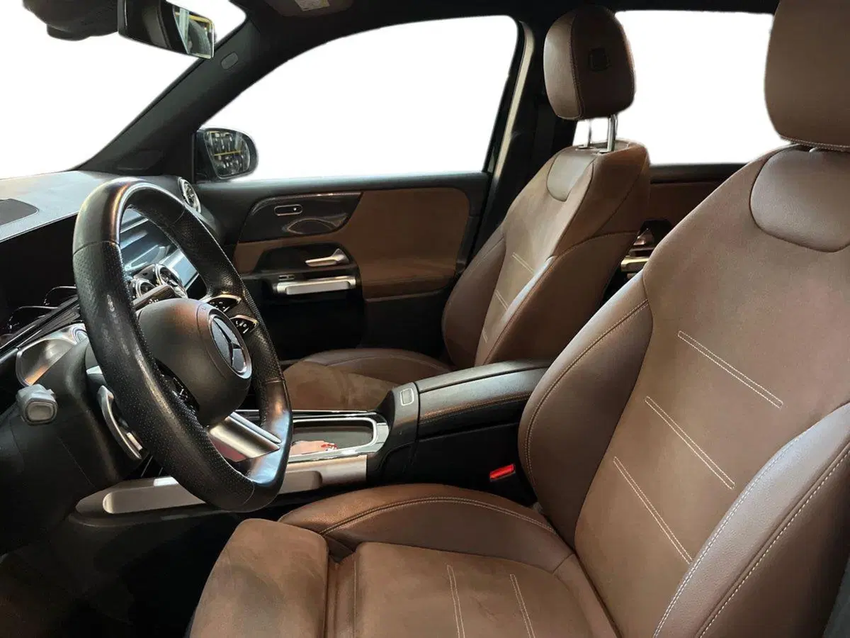 Mercedes-Benz GLB usata a Bari (7)