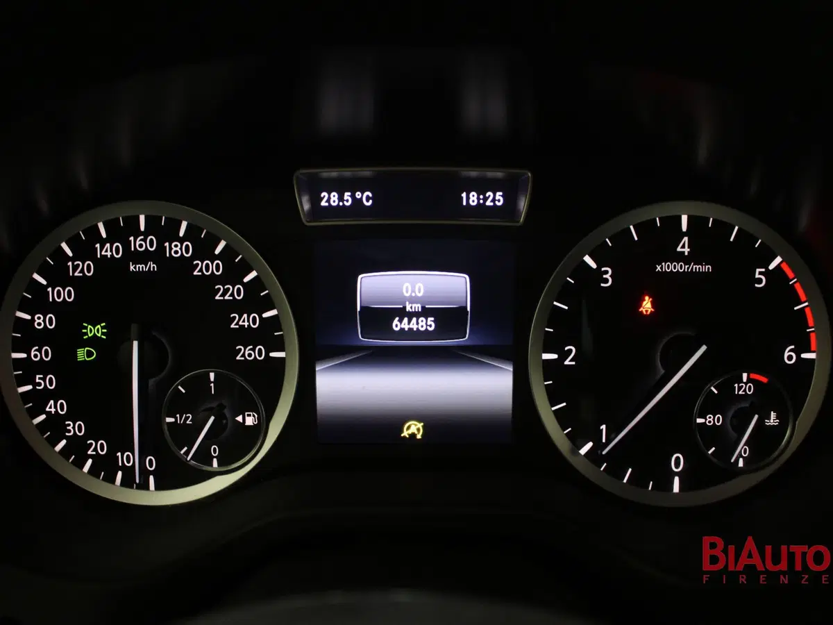 Infiniti Q30 usata a Firenze (11)