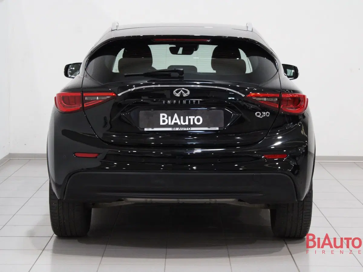 Infiniti Q30 usata a Firenze (4)