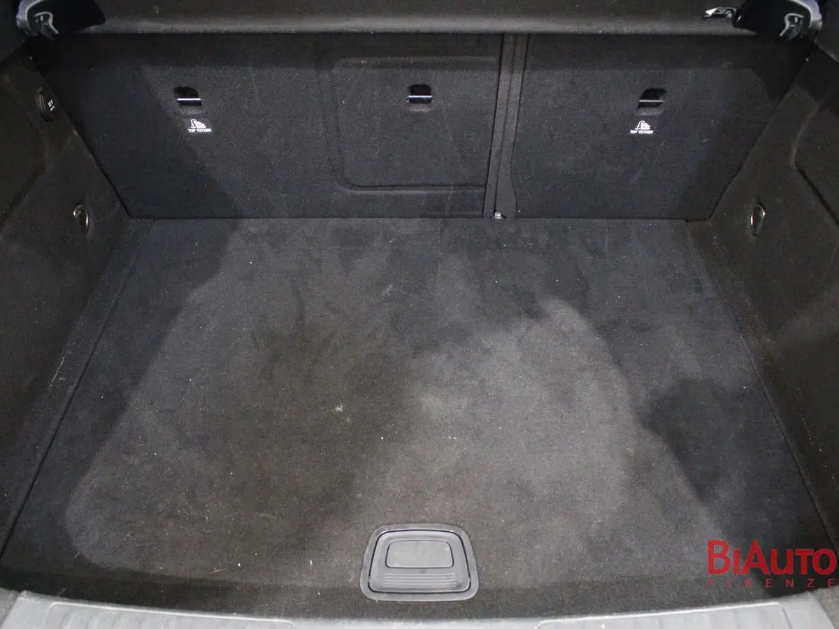 Infiniti Q30 usata a Firenze (8)