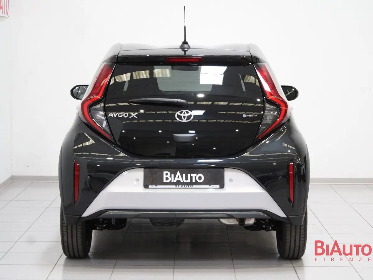 Toyota Aygo X nuova a Firenze (4)