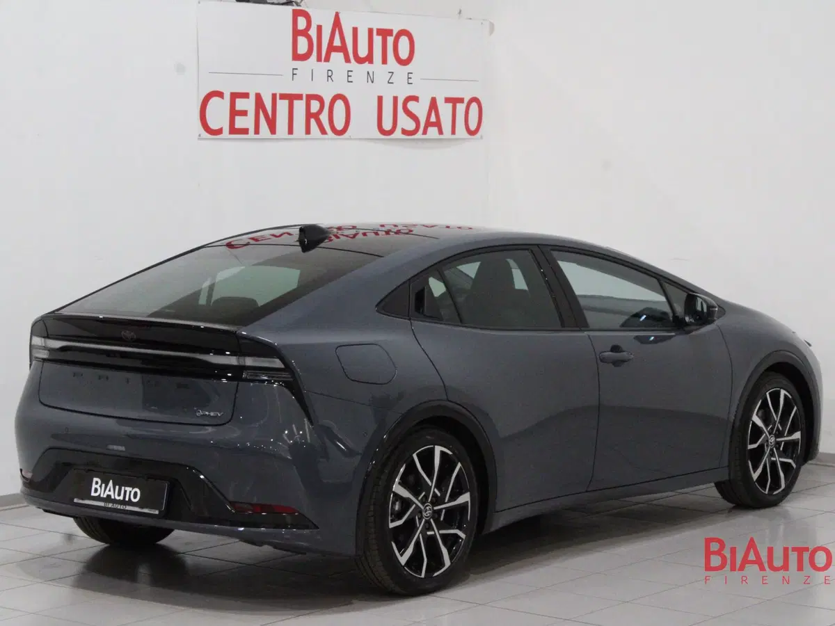 Toyota Prius nuova a Firenze (2)
