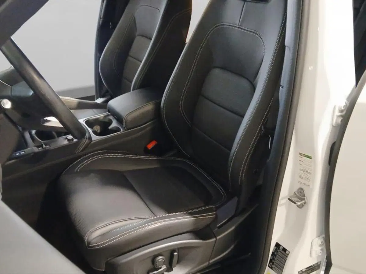Jaguar E-Pace usata a Genova (9)