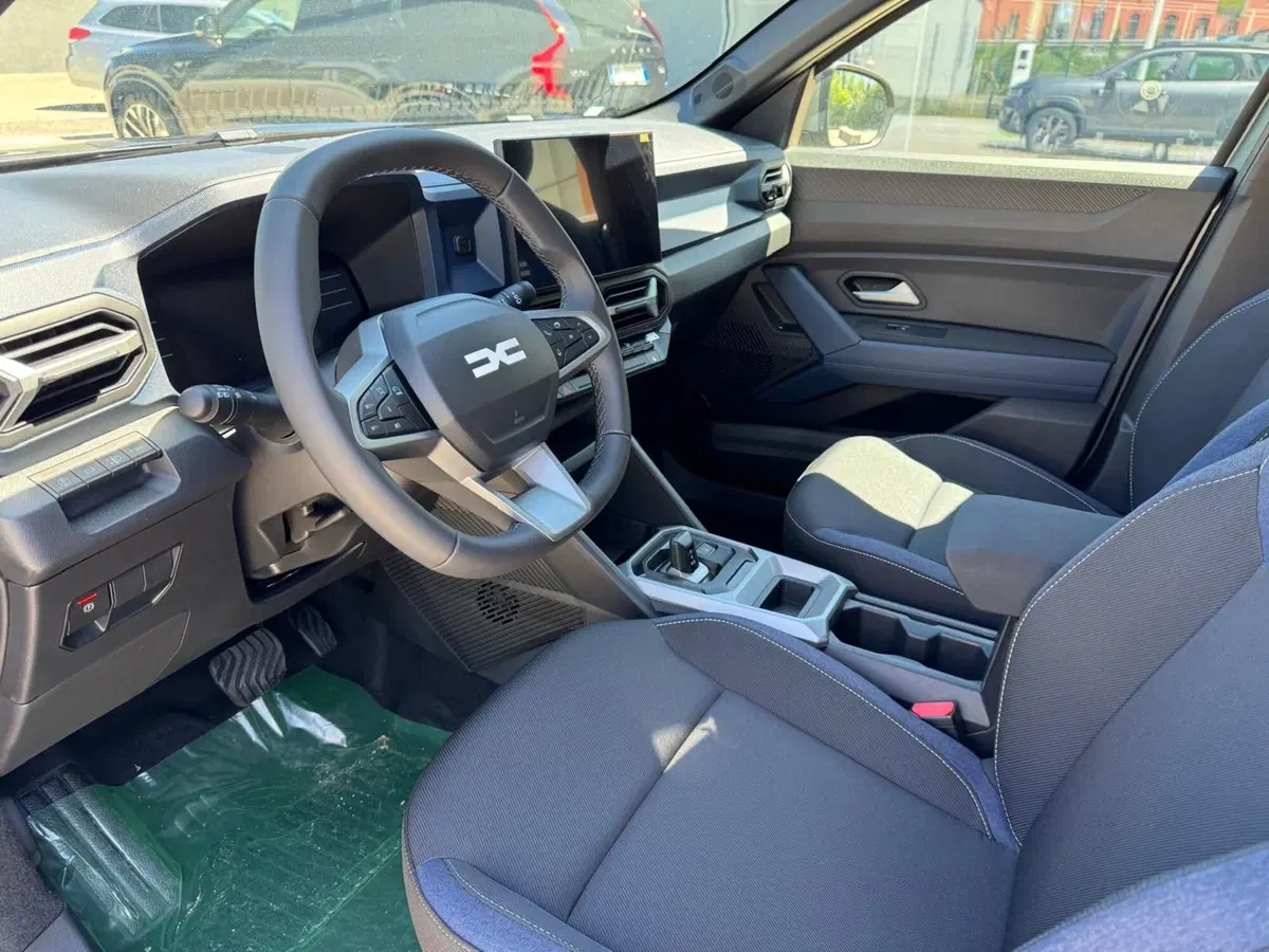 Dacia Bigster nuova a Como (10)