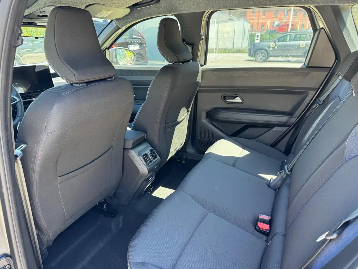 Dacia Bigster nuova a Como (9)