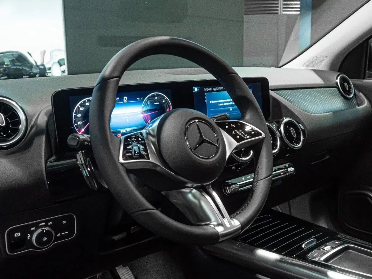 Mercedes-Benz GLA SUV nuova a Ancona (11)