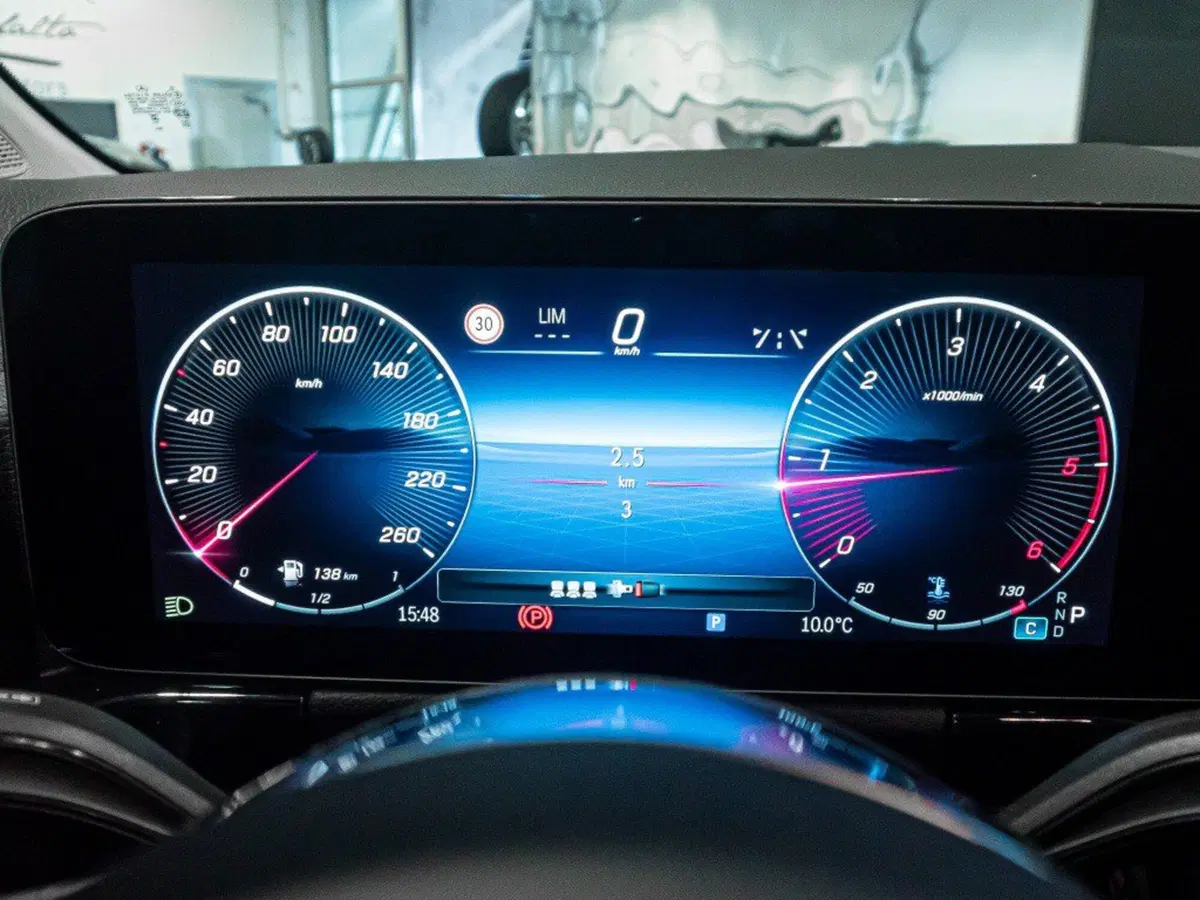 Mercedes-Benz GLA SUV nuova a Ancona (14)