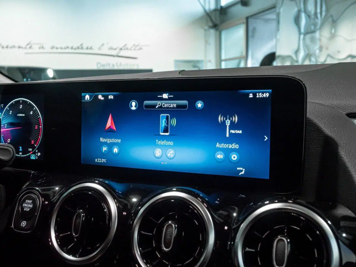 Mercedes-Benz GLA SUV nuova a Ancona (18)