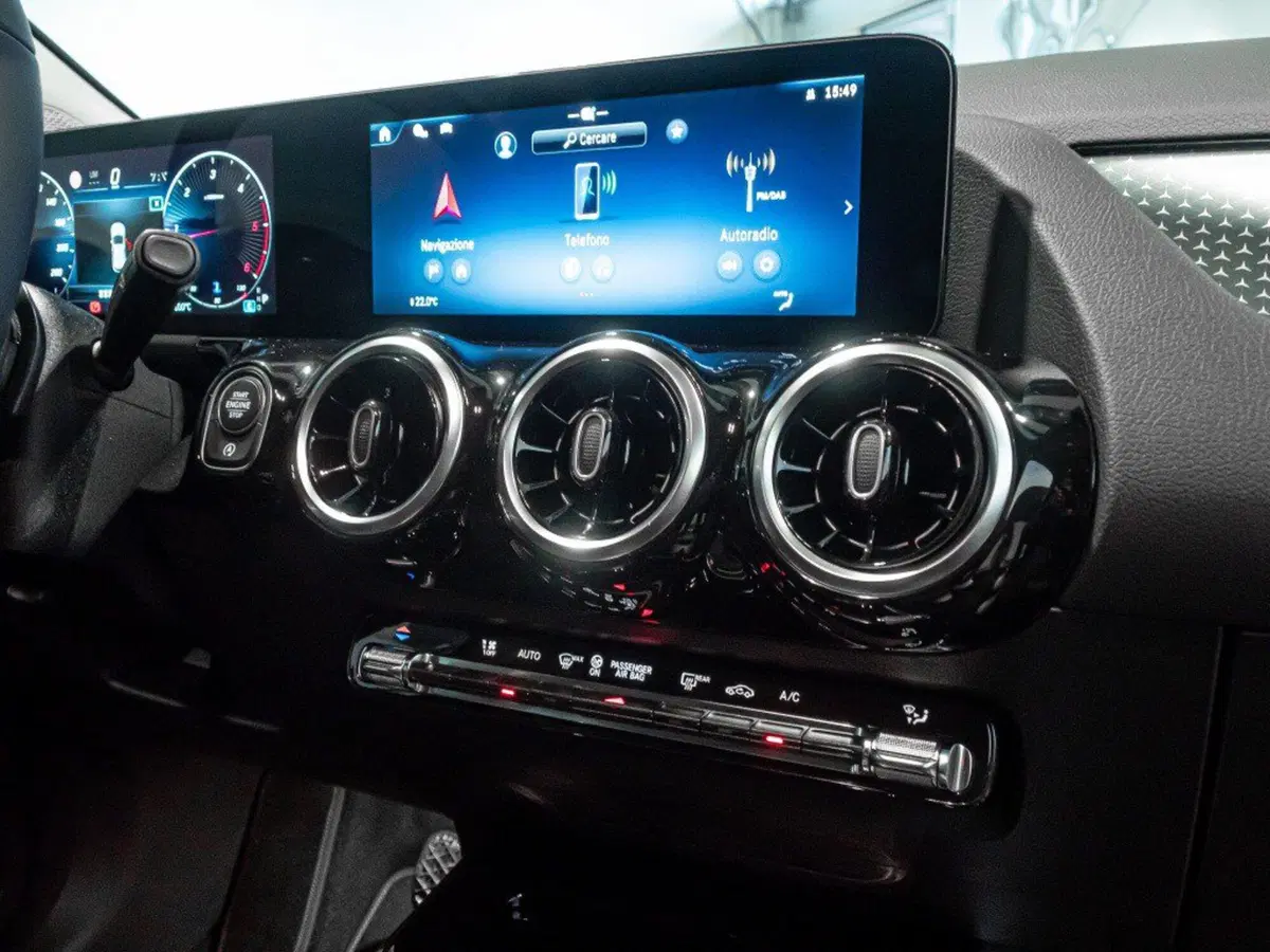 Mercedes-Benz GLA SUV nuova a Ancona (19)