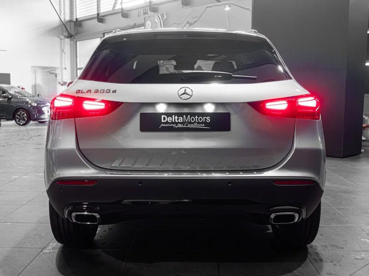 Mercedes-Benz GLA SUV nuova a Ancona (3)