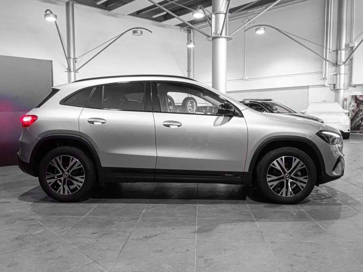 Mercedes-Benz GLA SUV nuova a Ancona (4)