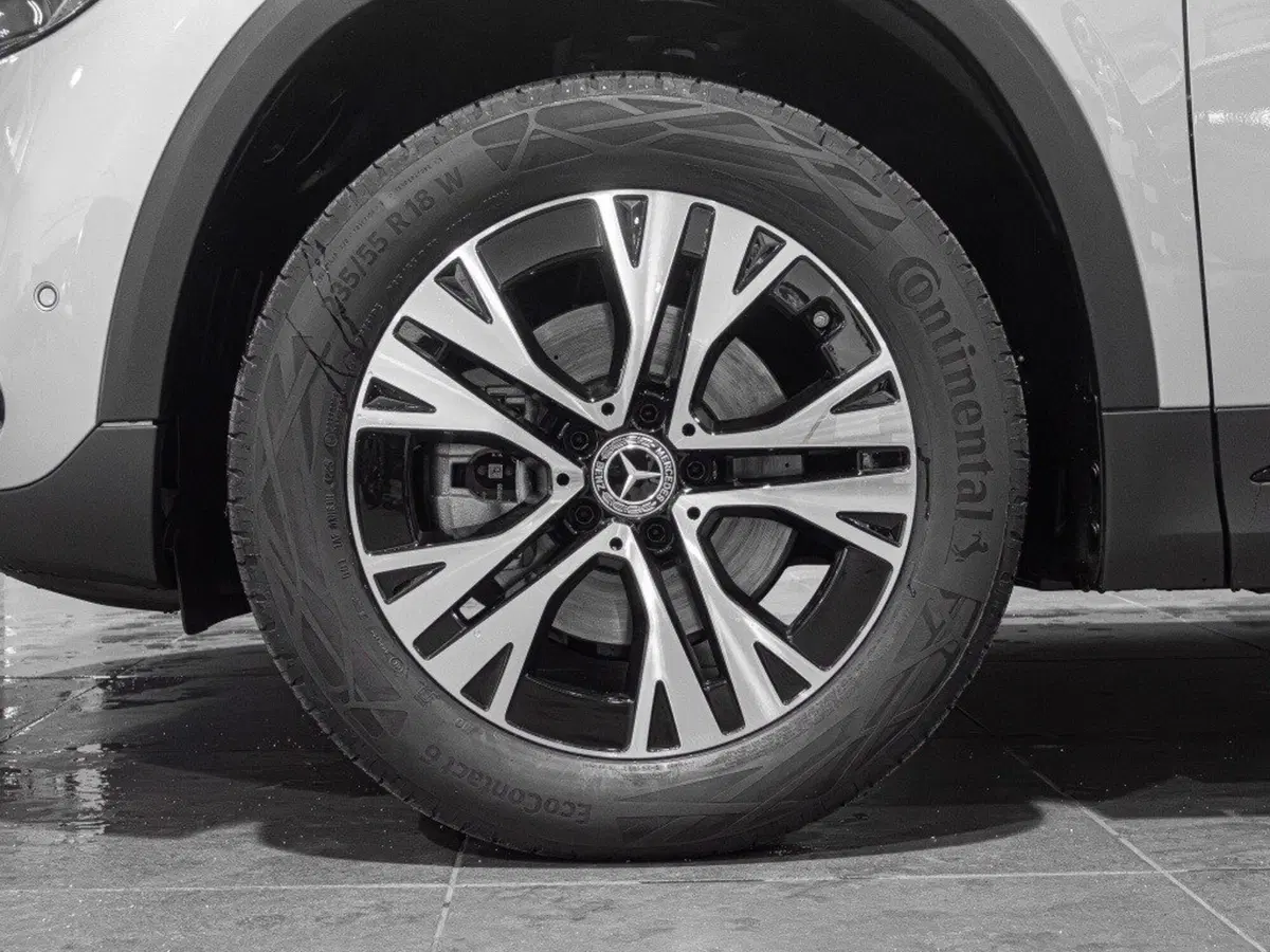 Mercedes-Benz GLA SUV nuova a Ancona (7)