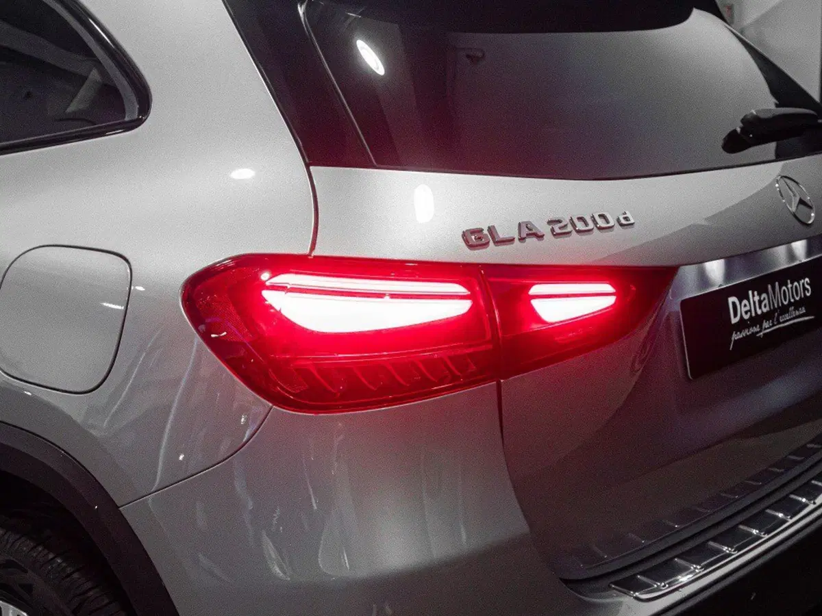 Mercedes-Benz GLA SUV nuova a Ancona (8)