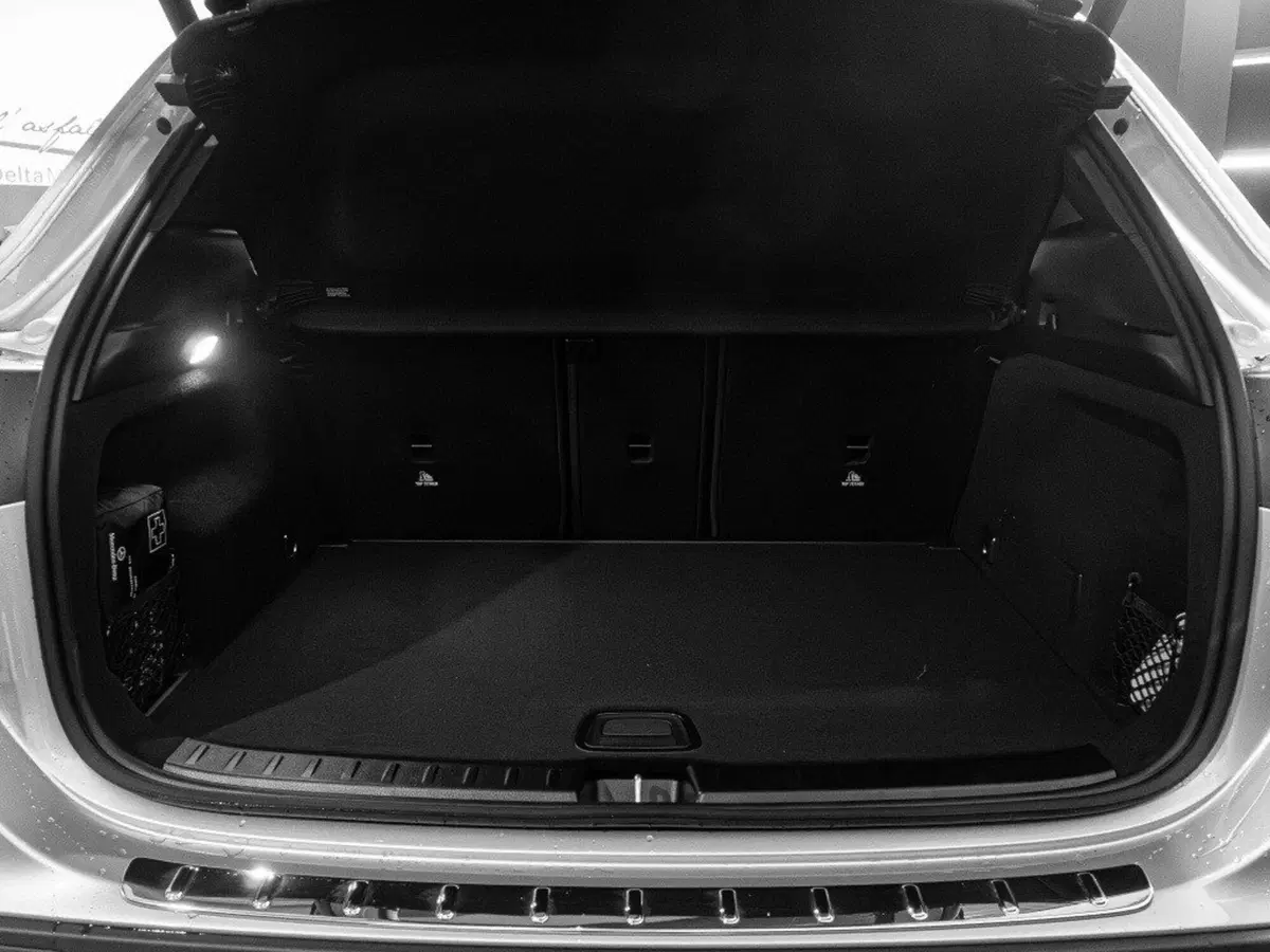 Mercedes-Benz GLA SUV nuova a Ancona (9)