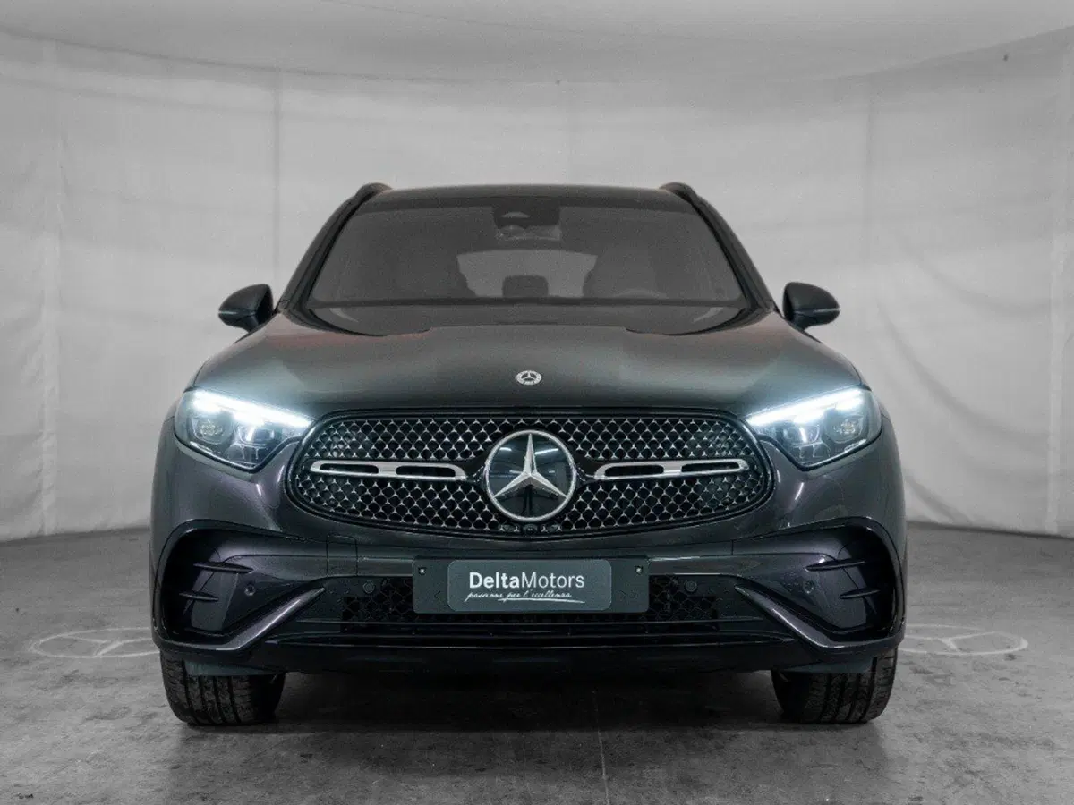 Mercedes-Benz GLC SUV nuova a Macerata (5)