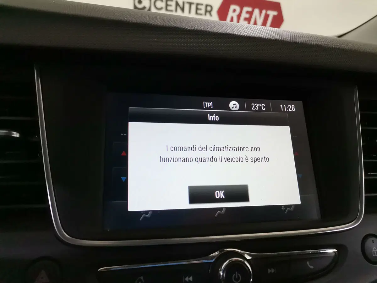 Opel Crossland X usata a Salerno (17)