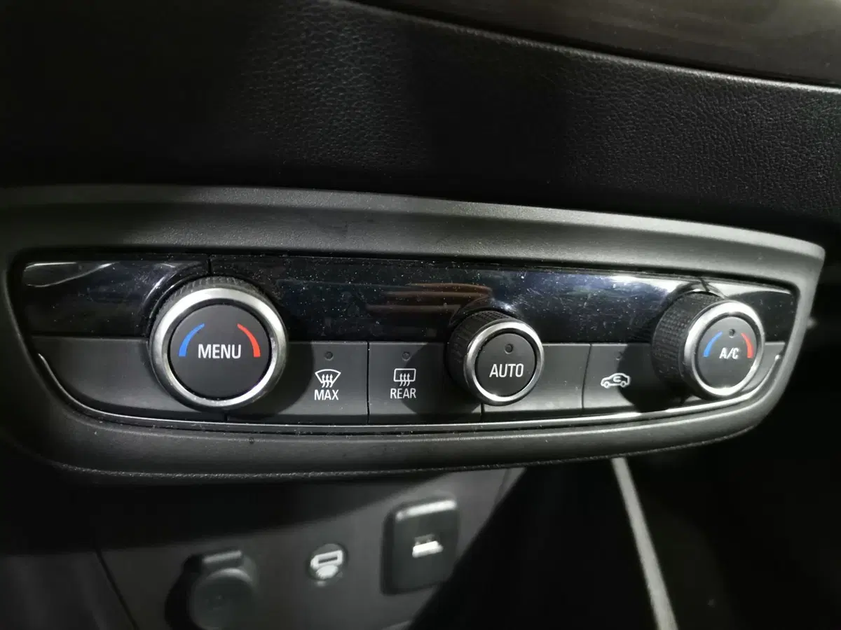 Opel Crossland X usata a Salerno (19)
