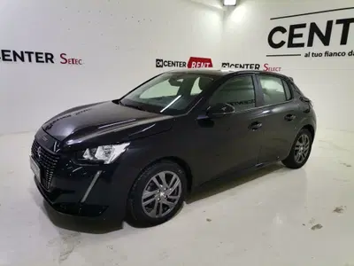 Peugeot 2008 1.2 puretech Active s&amp;s 100cv del 2022 usata a Montecorvino Pugliano