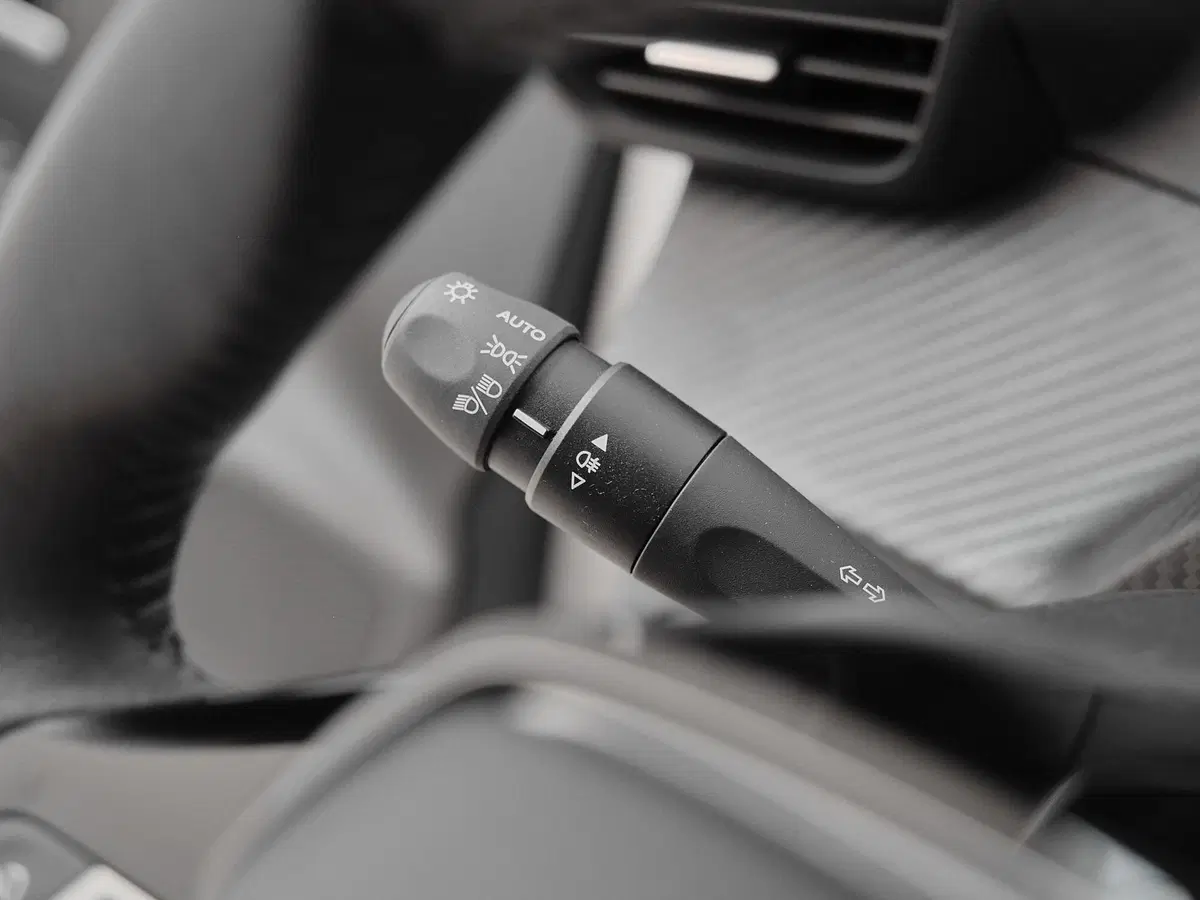 Peugeot 208 usata a Prato (12)