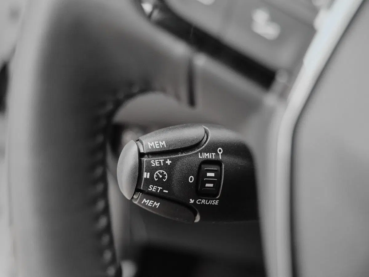 Peugeot 208 usata a Prato (14)