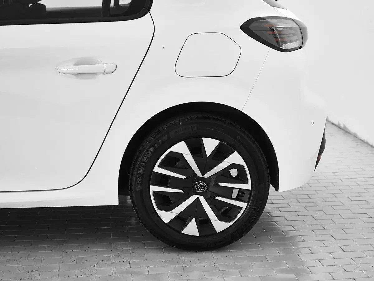 Peugeot 208 usata a Prato (3)