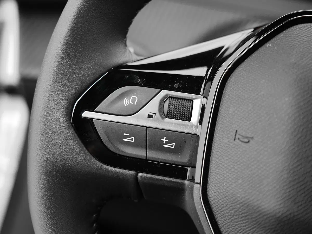 Peugeot 2008 usata a Prato (10)
