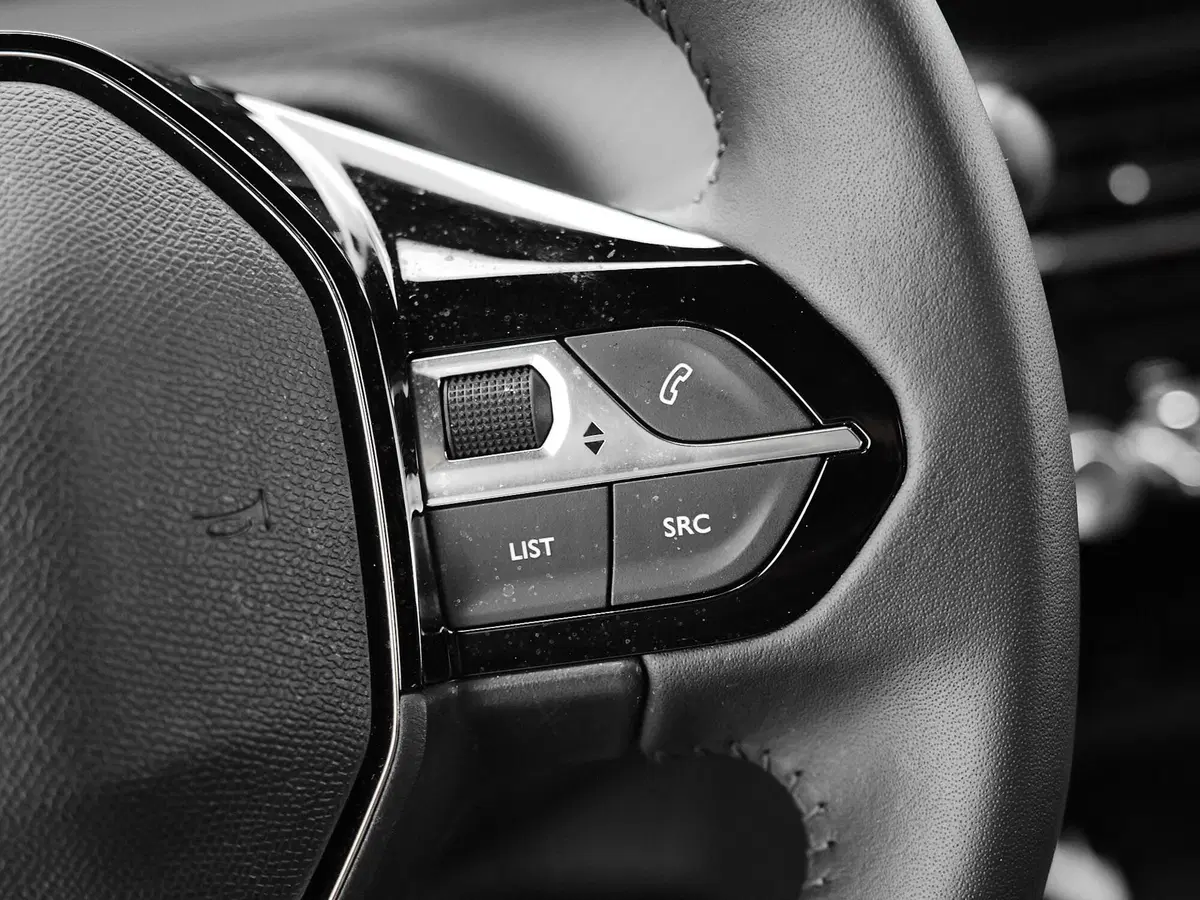 Peugeot 2008 usata a Prato (11)