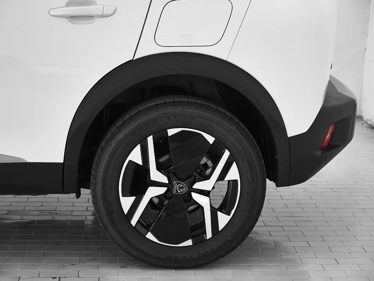 Peugeot 2008 usata a Prato (4)