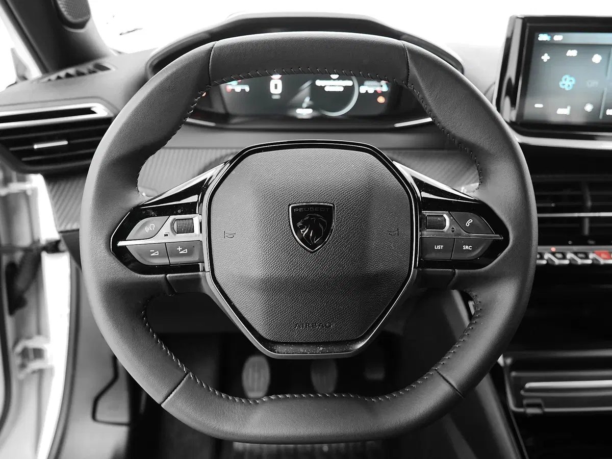Peugeot 2008 usata a Prato (9)
