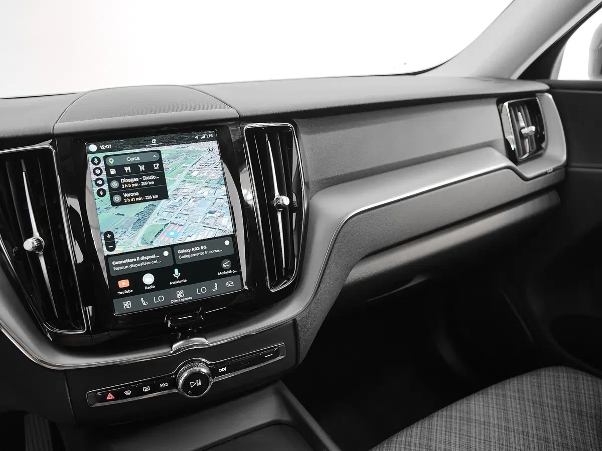 Volvo XC60 usata a Prato (11)