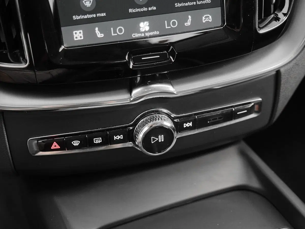 Volvo XC60 usata a Prato (14)