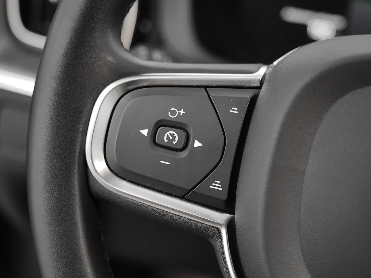 Volvo XC60 usata a Prato (8)