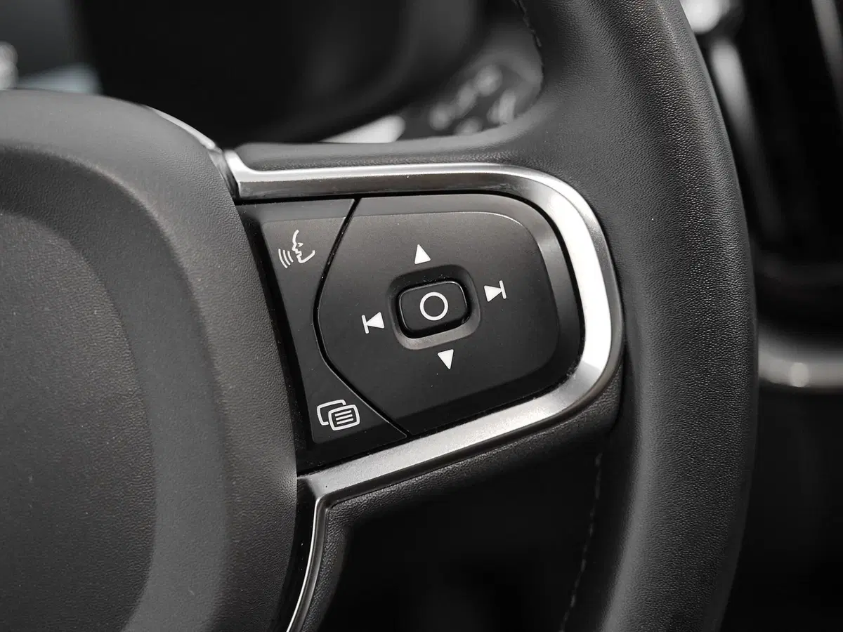 Volvo XC60 usata a Prato (9)