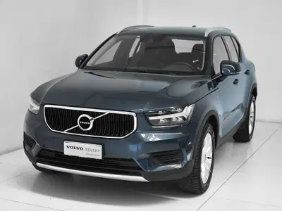 Volvo XC40 T2 Momentum Pro del 2021 usata a Prato
