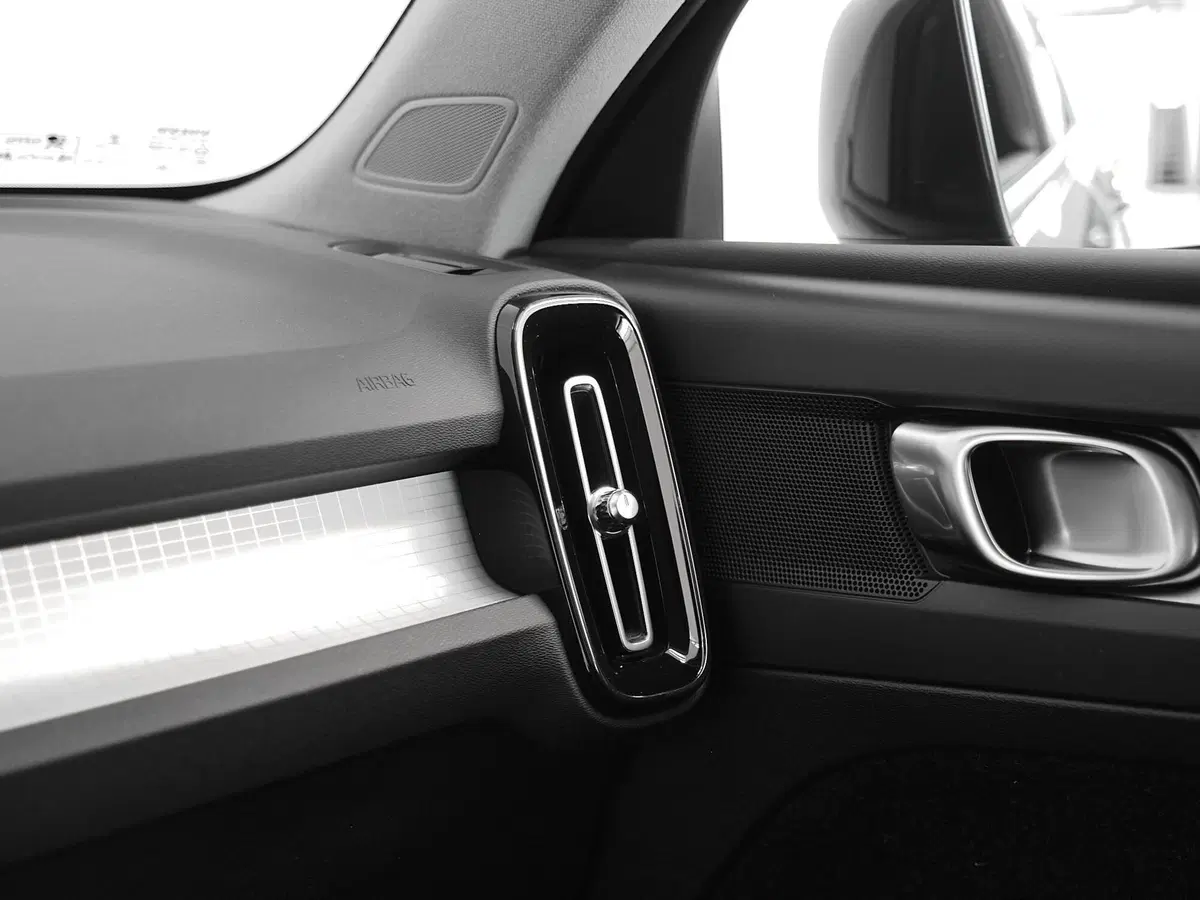 Volvo XC40 usata a Prato (16)