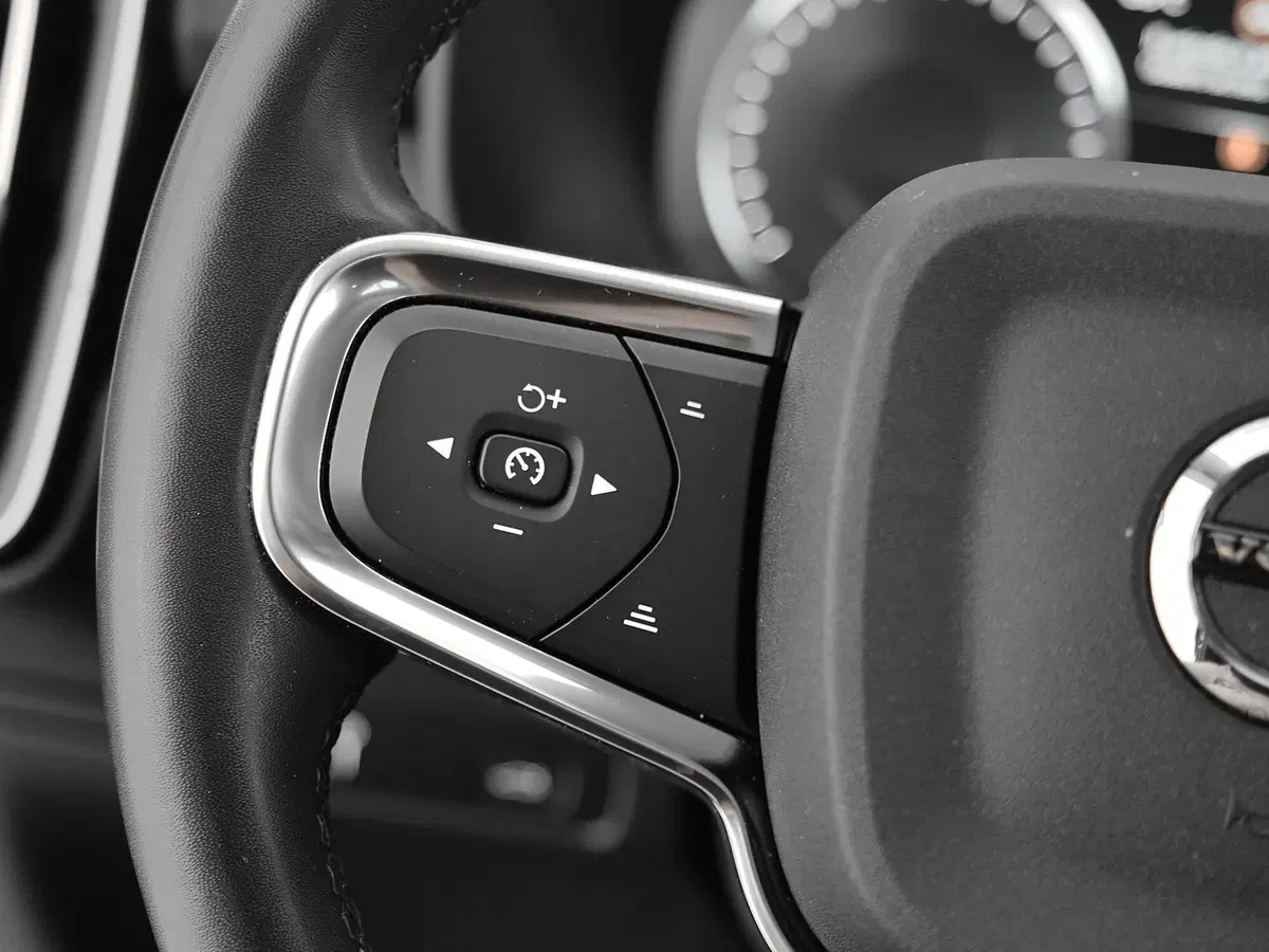Volvo XC40 usata a Prato (8)