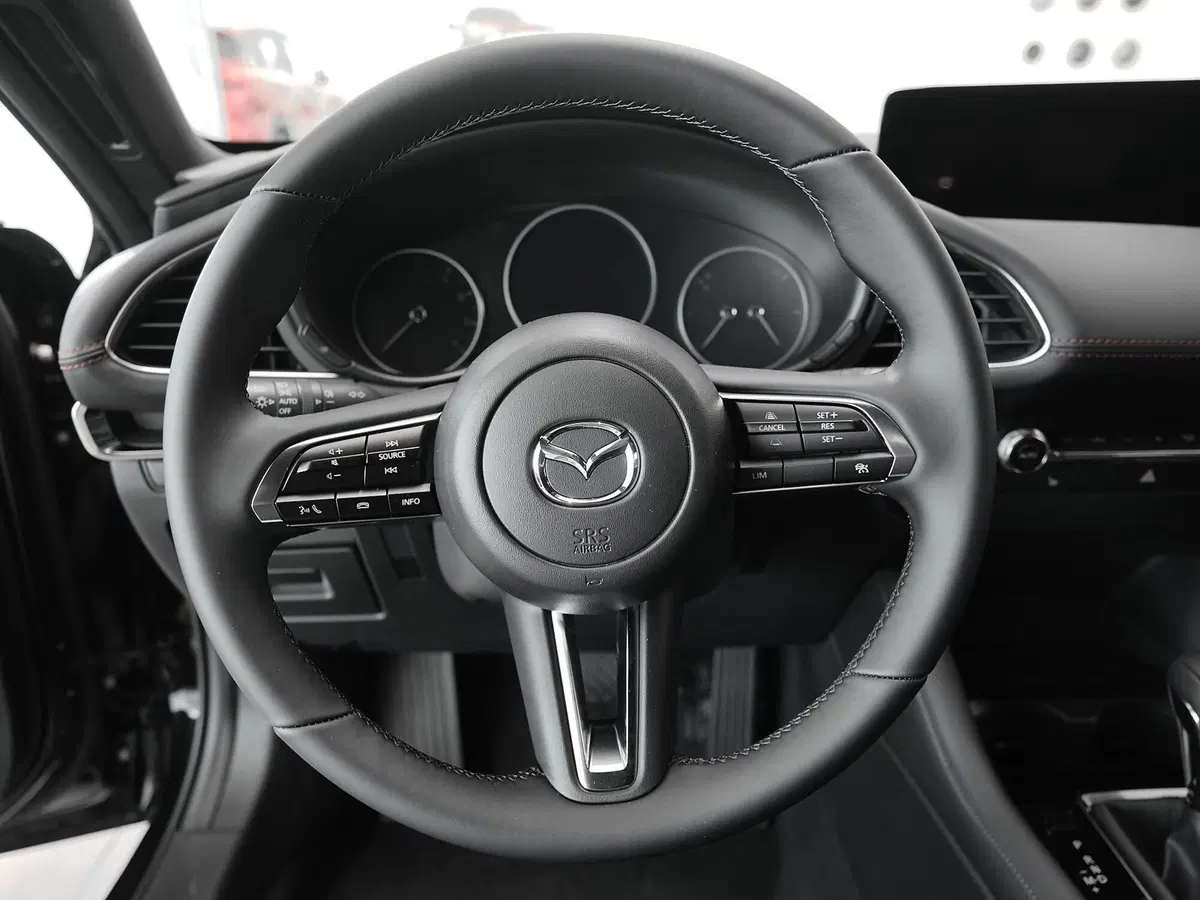 Mazda Mazda3 Hatchback nuova a Prato (7)