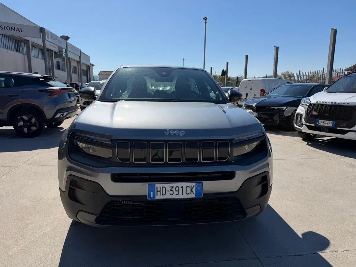 Jeep Avenger nuova a Frosinone (16)