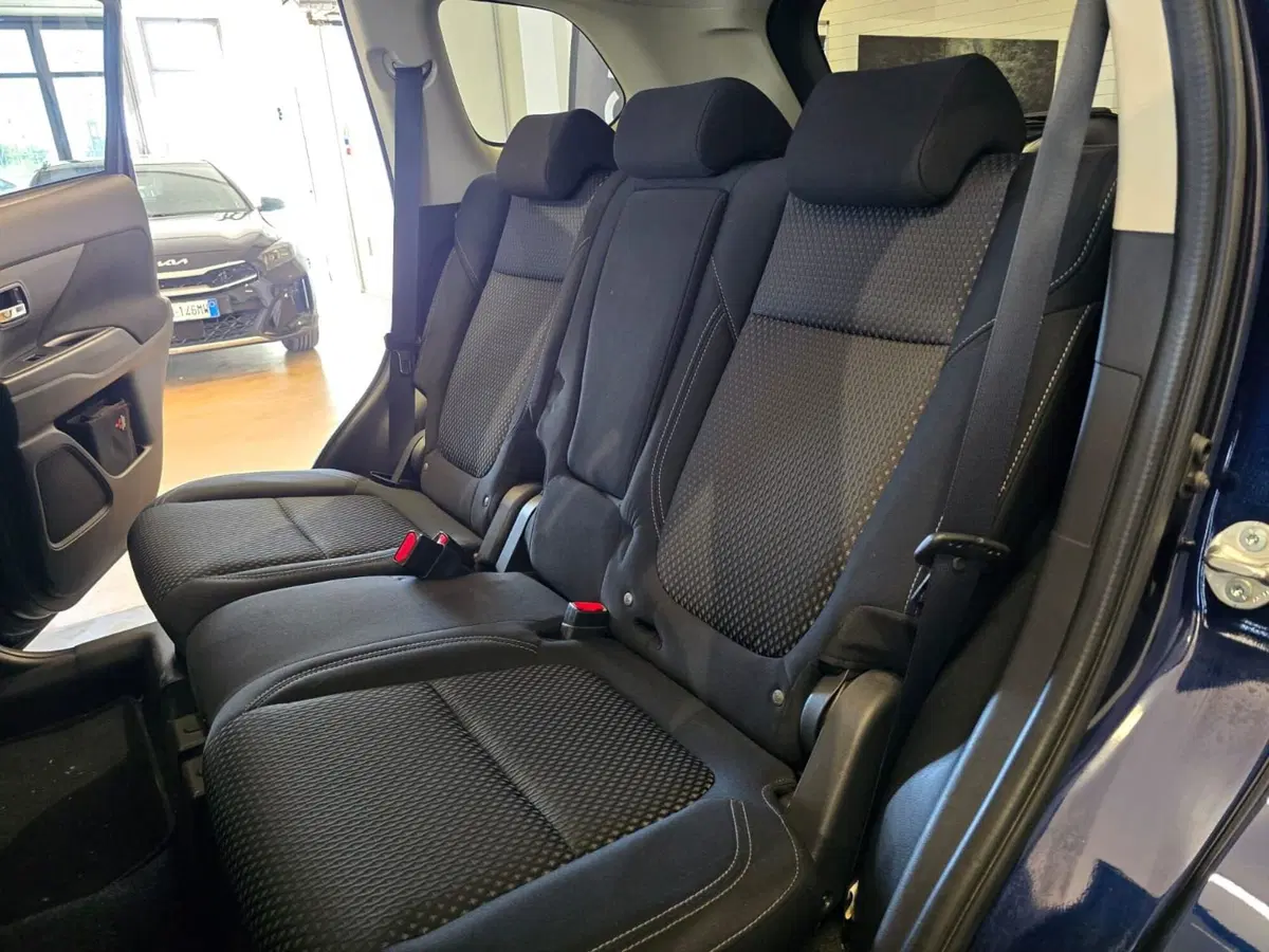 Mitsubishi Outlander usata a Rimini (10)