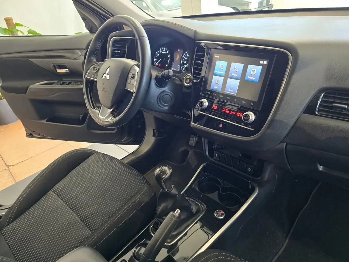 Mitsubishi Outlander usata a Rimini (12)