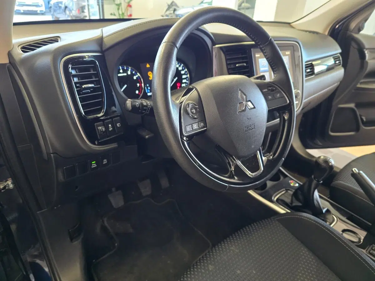 Mitsubishi Outlander usata a Rimini (7)