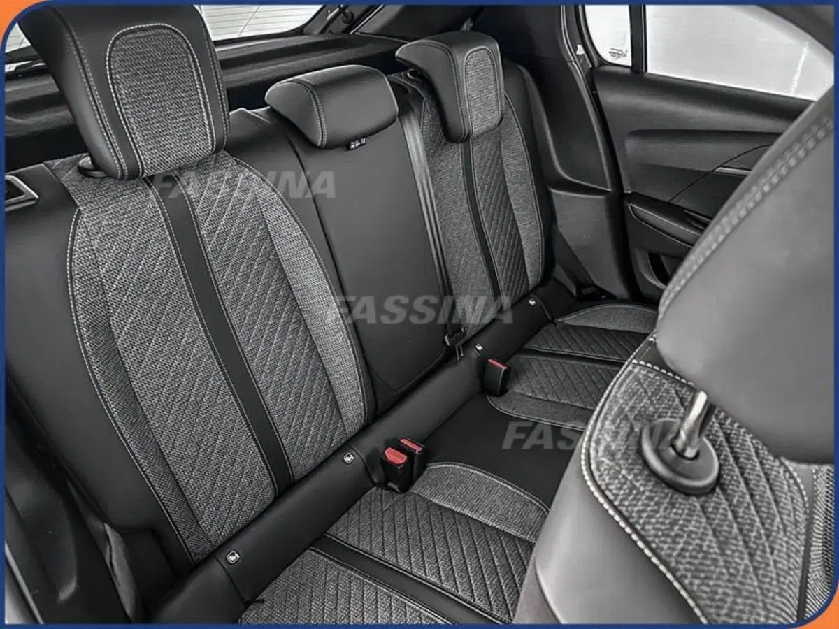Peugeot 208 usata a Milano (12)
