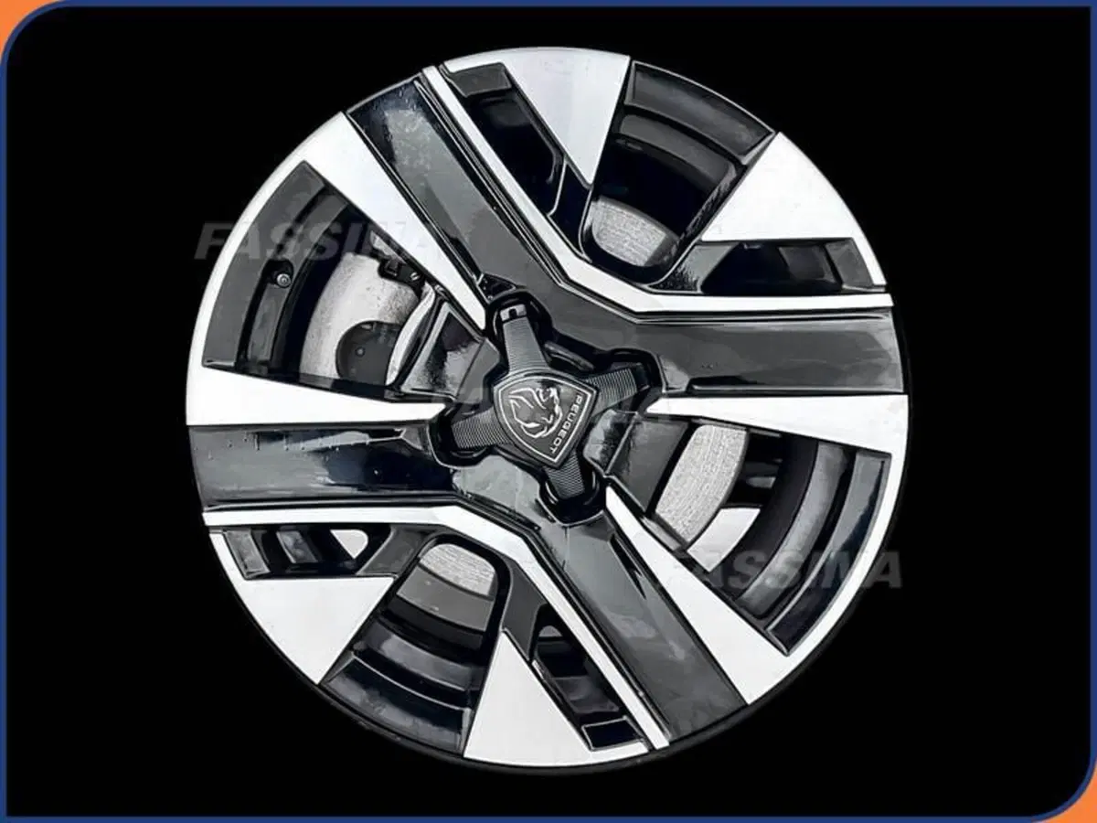 Peugeot 208 usata a Milano (7)